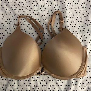 Victoria’s Secret bombshell bra